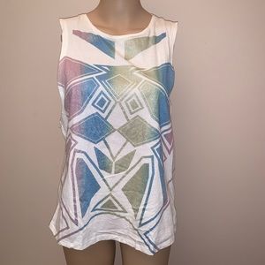 NWT Sleeveless shirt with cut out design on back